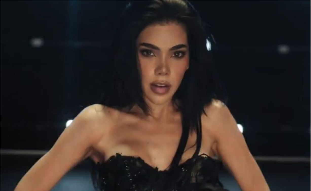 Kenia Os enciende a sus fans con adelanto de ‘K de Karma’